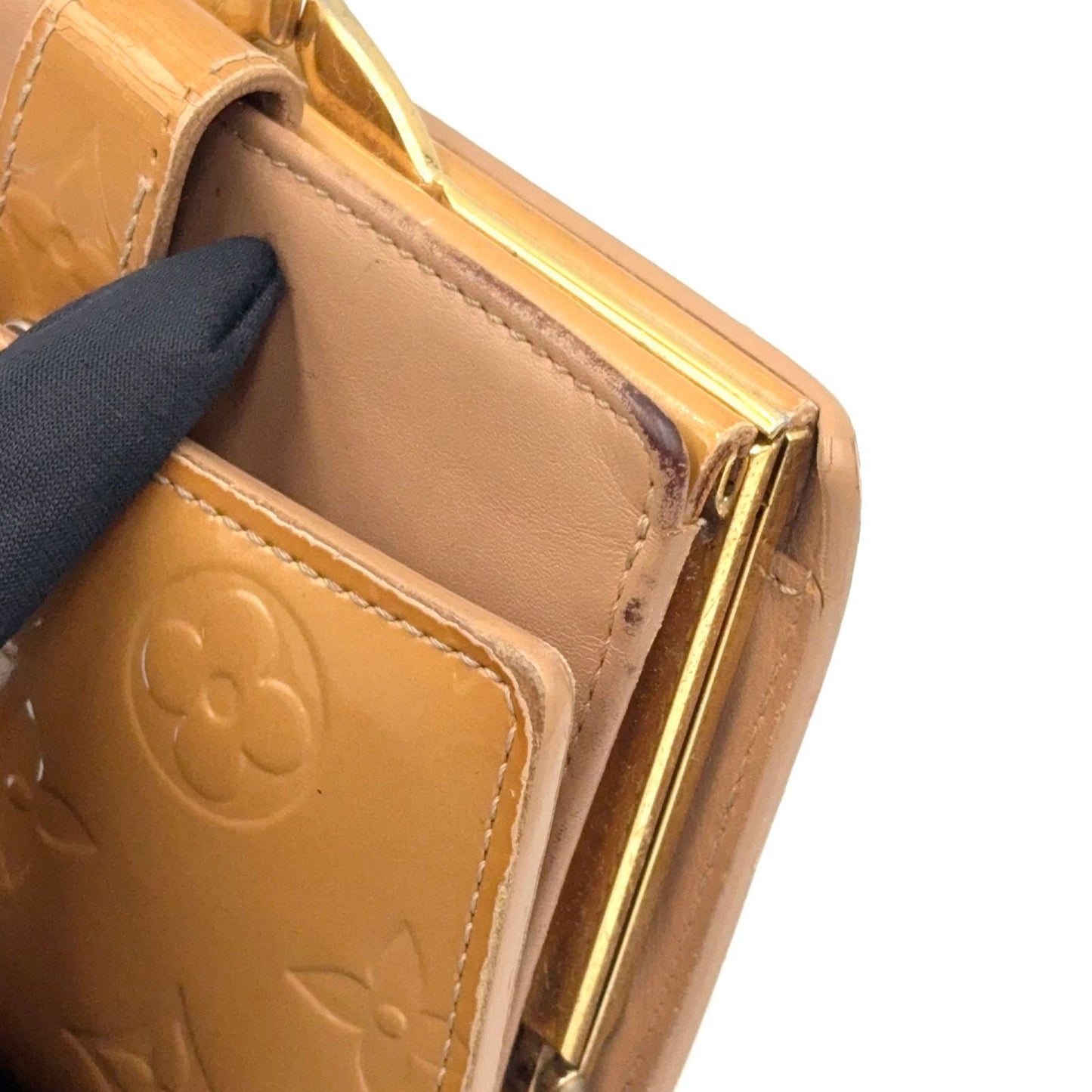 Louis Vuitton Porte-Monnaie Monogram Vernis Noisette Enamel Leather Yellow — view 9