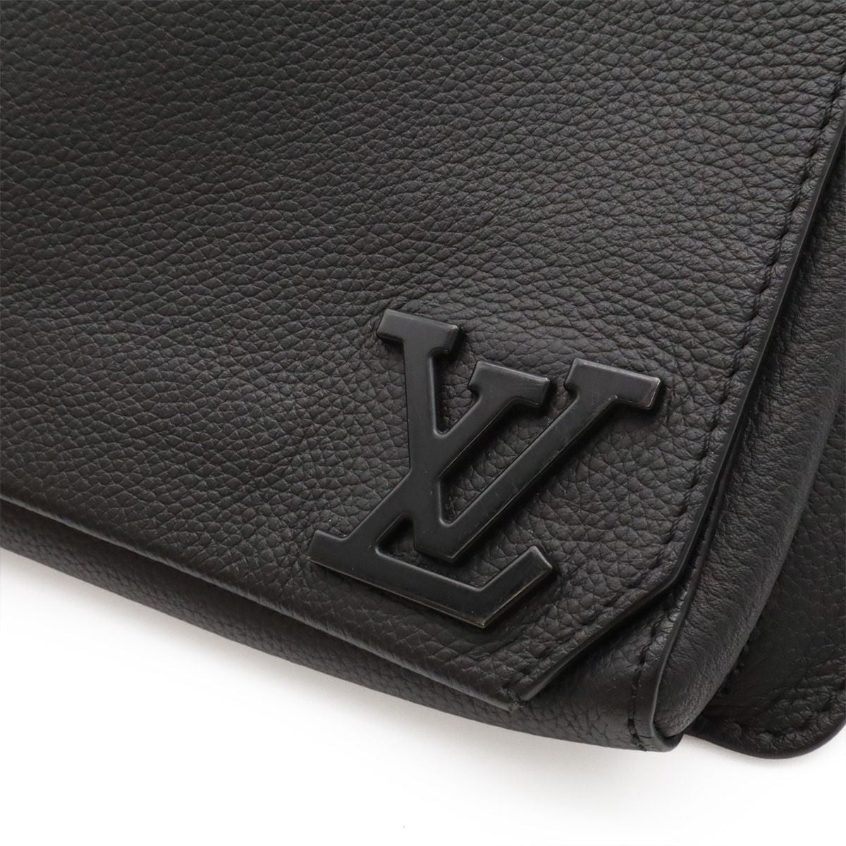 Louis Vuitton LV Aerogram Takeoff Sling Bum Bag Noir Black — view 8
