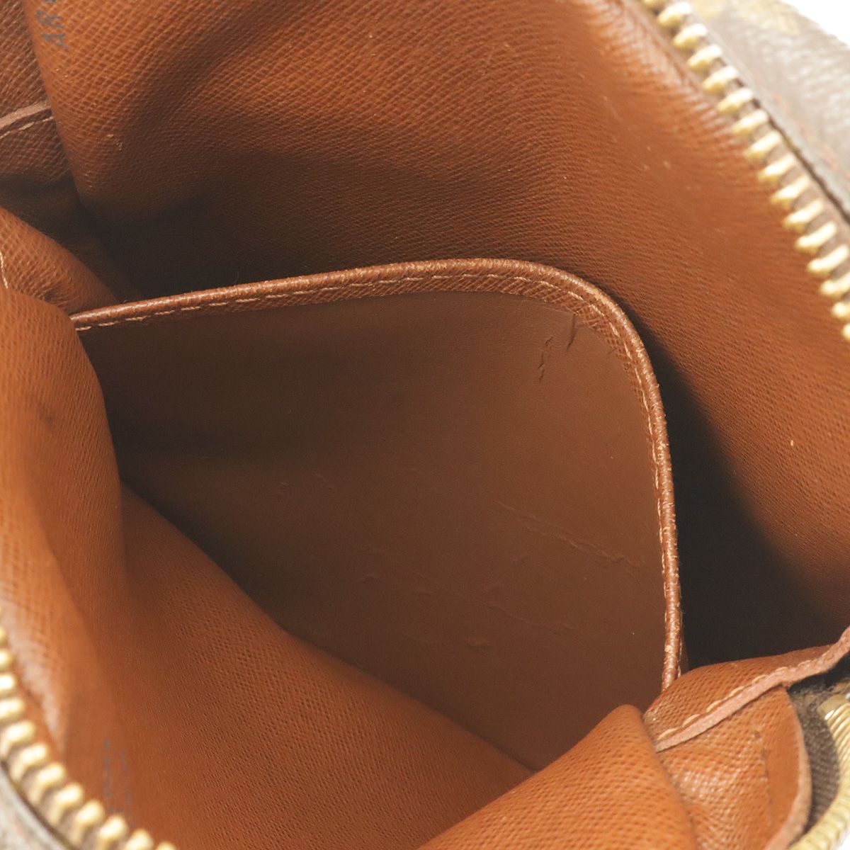 Louis Vuitton Monogram Amazon Shoulder Bag Pochette — view 8