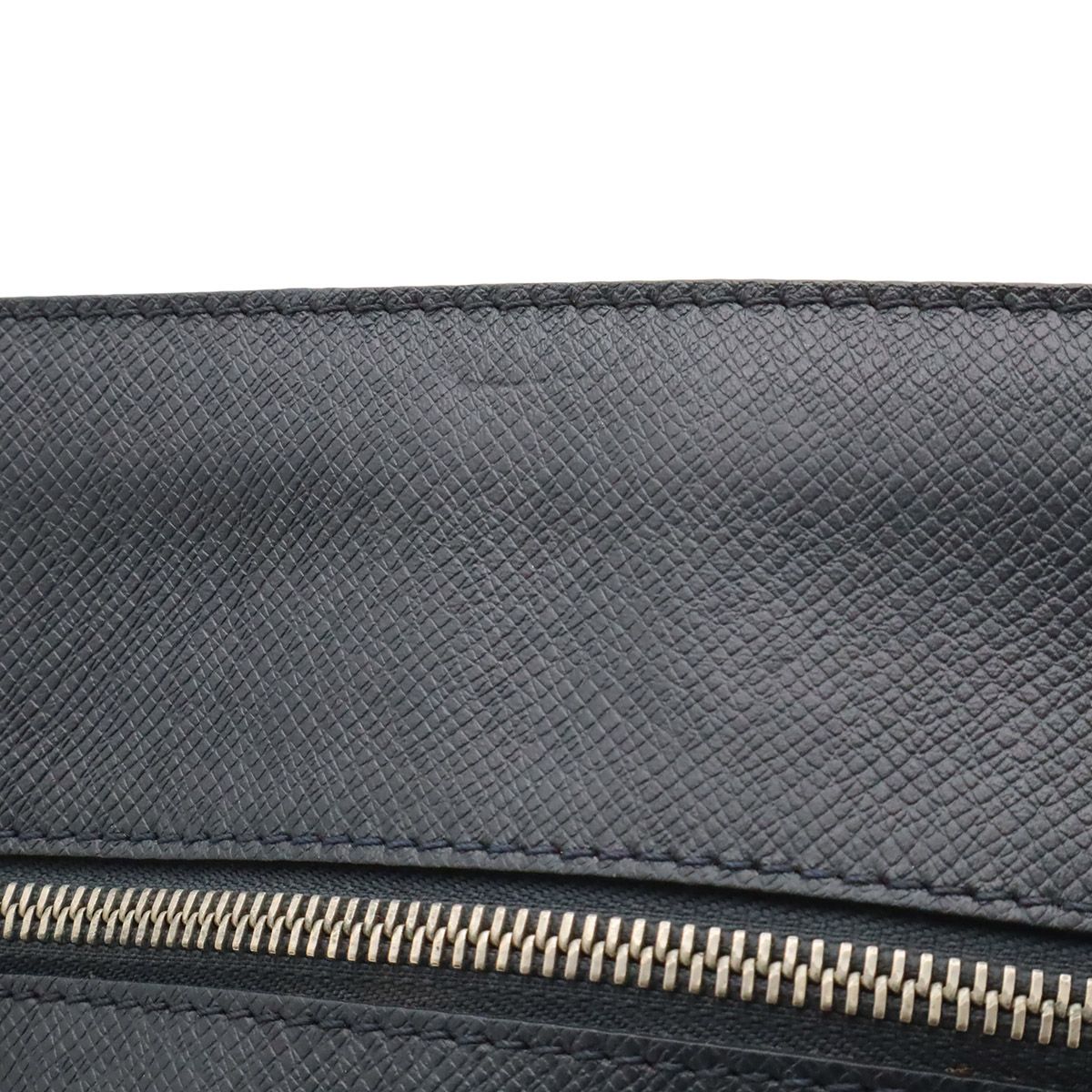 Louis Vuitton Taiga Sasha Shoulder Bag Crossbody No Gusset Boreal Navy Silver — view 8