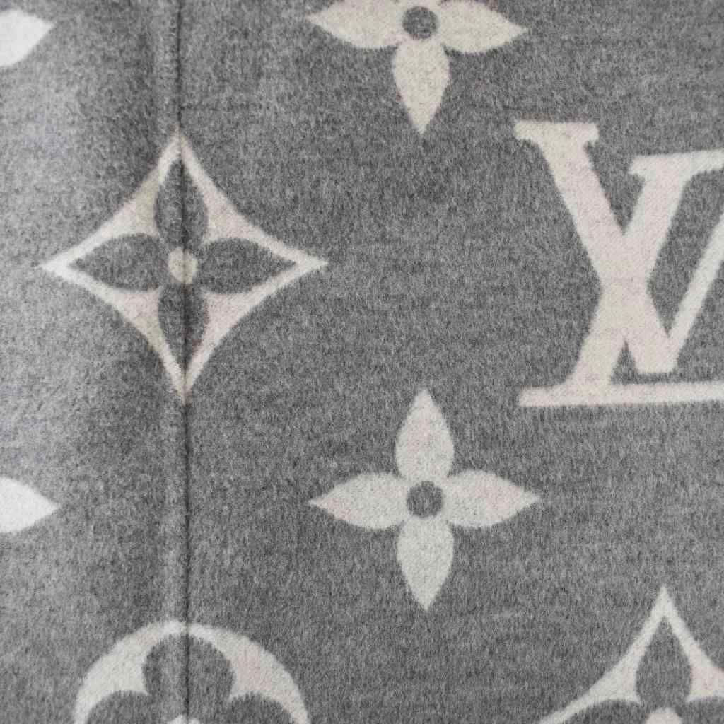 Louis Vuitton Mini Skirt Flare Giant Monogram Pattern 36 Gray White — view 6