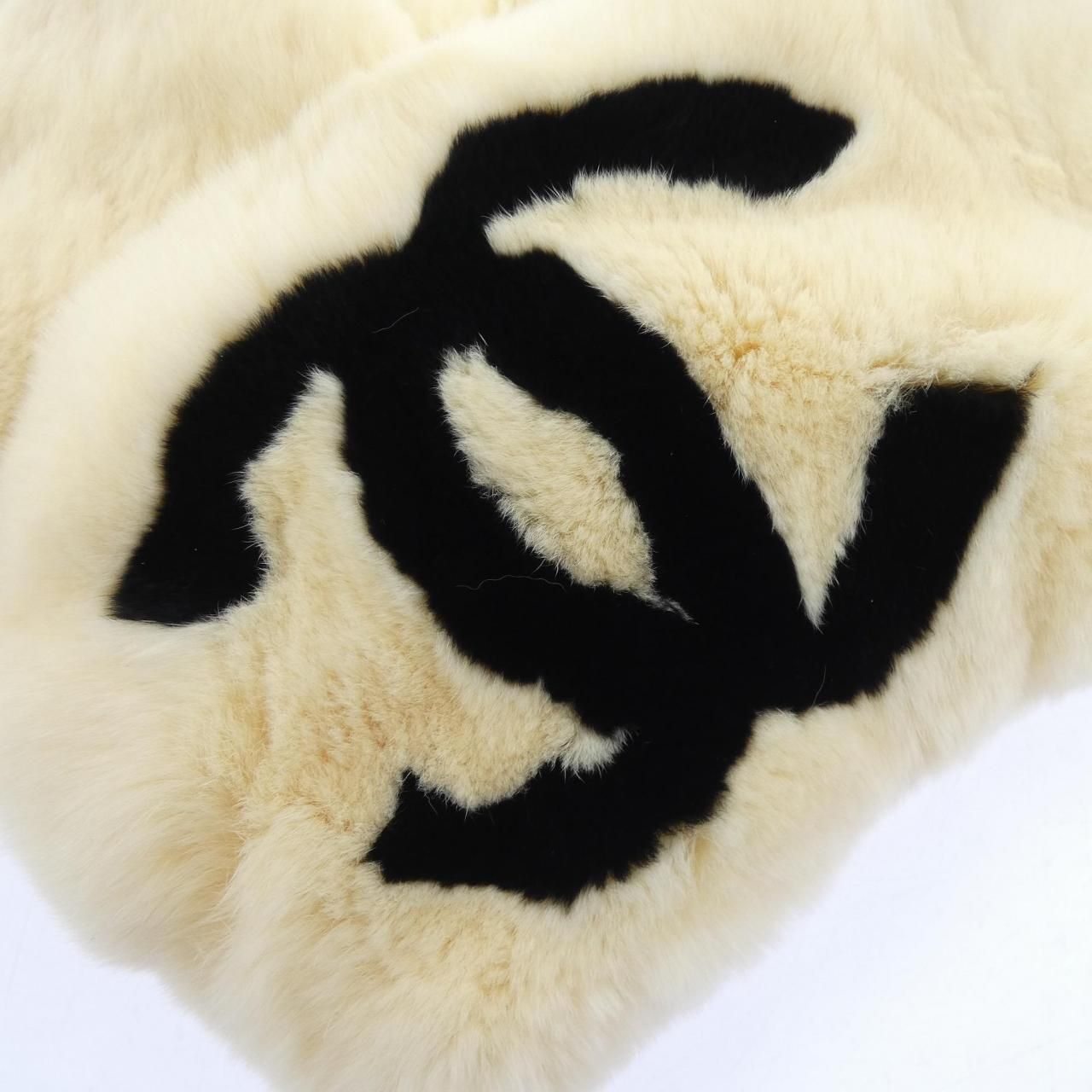 Chanel Scarf Beige — view 4