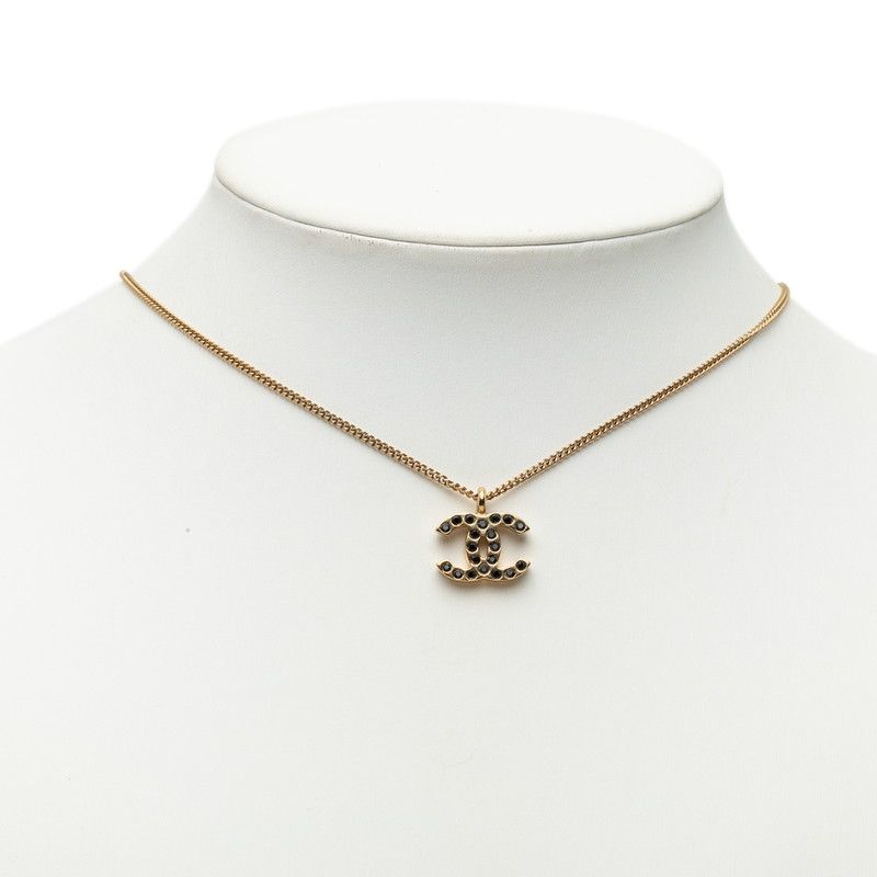 Chanel 01A CC Logo Necklace Gold Black Plated — view 6