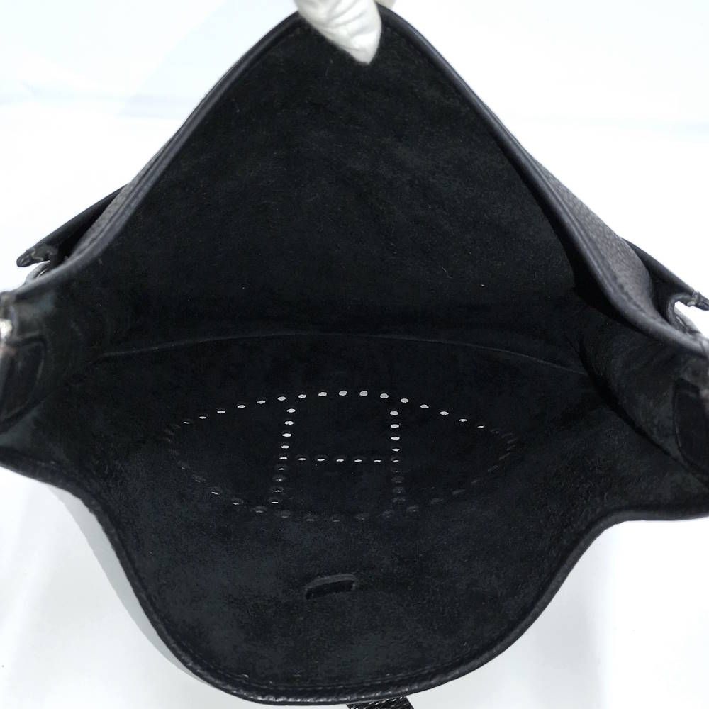 Hermes Shoulder Bag Evelyne 2 GM Taurillon Clemence Black — view 8