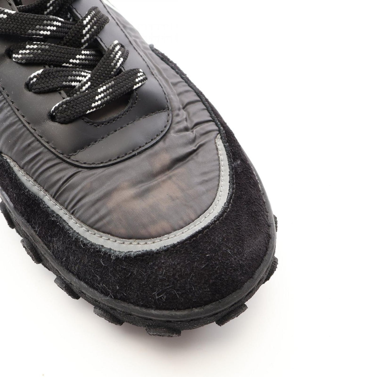Chanel Sneakers CC Logo Nylon Suede — view 8