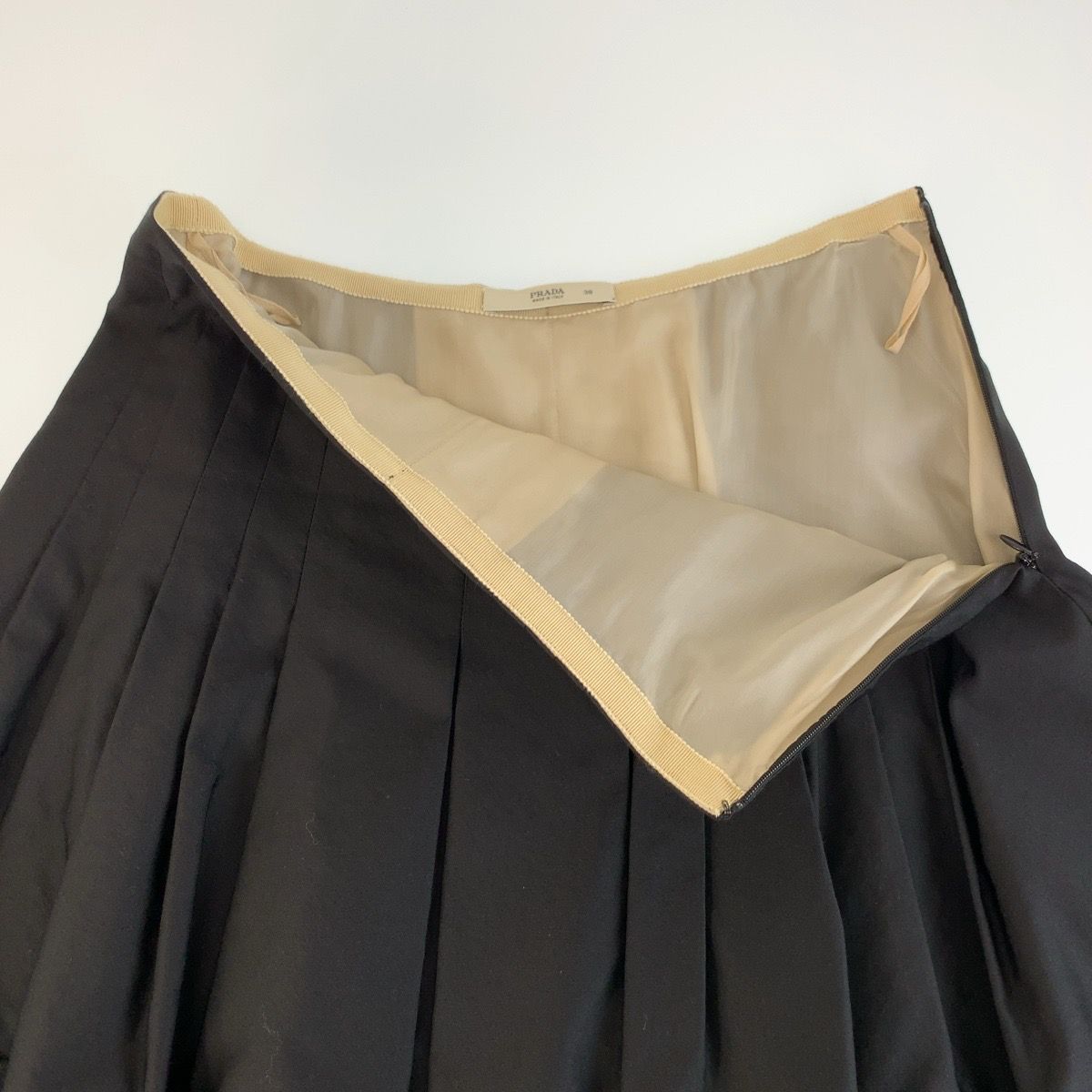 Prada 38 Black Wool Silk Skirt Pleated — view 5