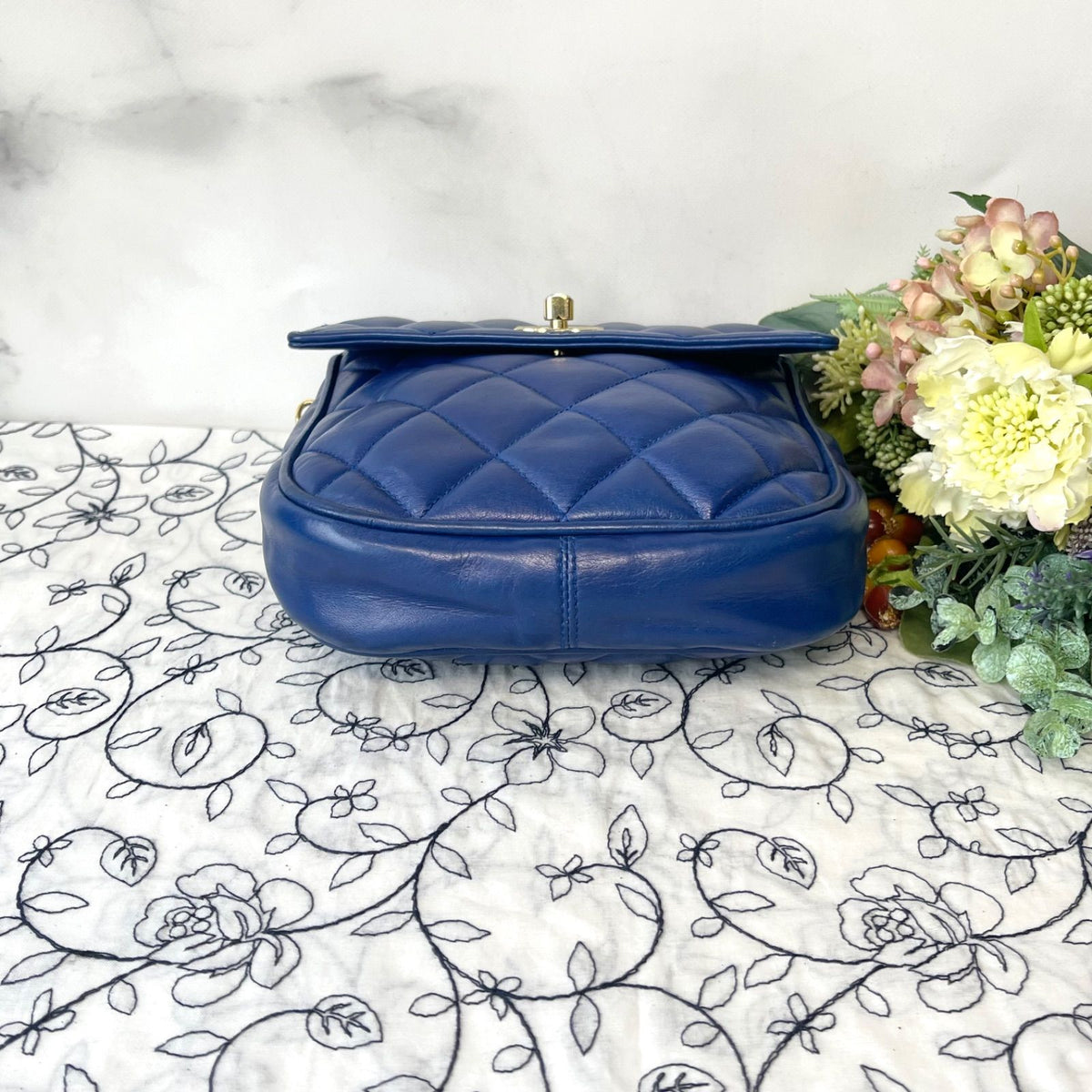Chanel Vintage Quilted Shoulder Bag Blue — view 8