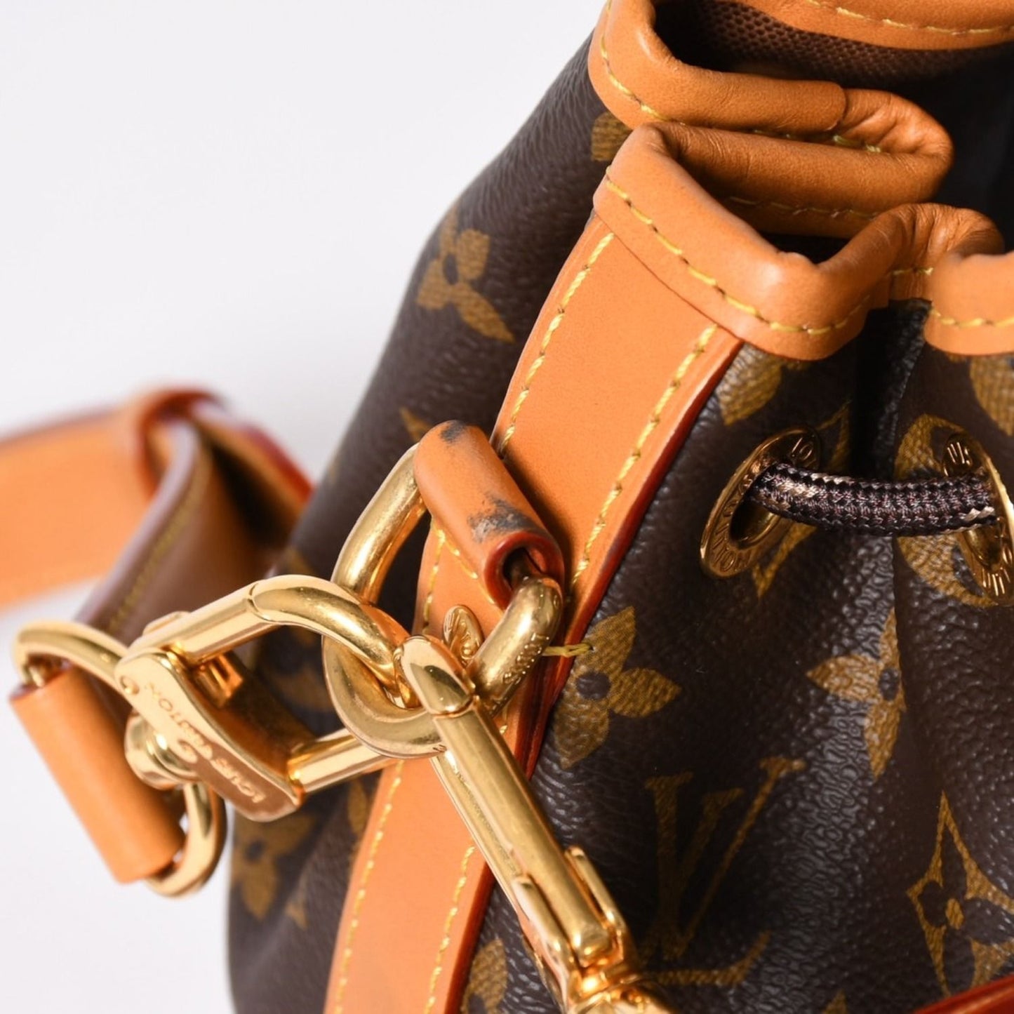 Louis Vuitton Noe Cargo Bucket Bag Brown Gold — view 8