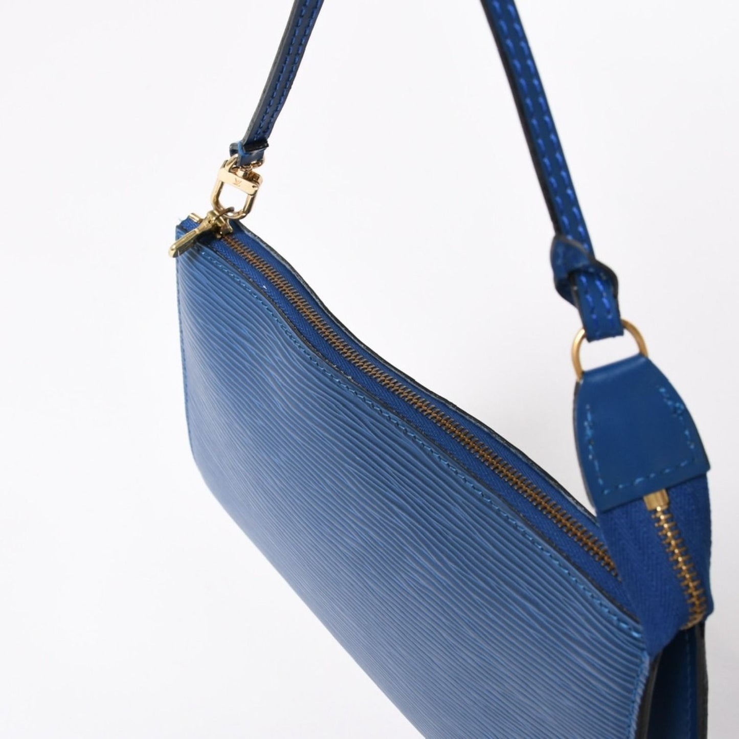 Louis Vuitton Pochette Accessoires Bag Epi Leather Blue — view 8