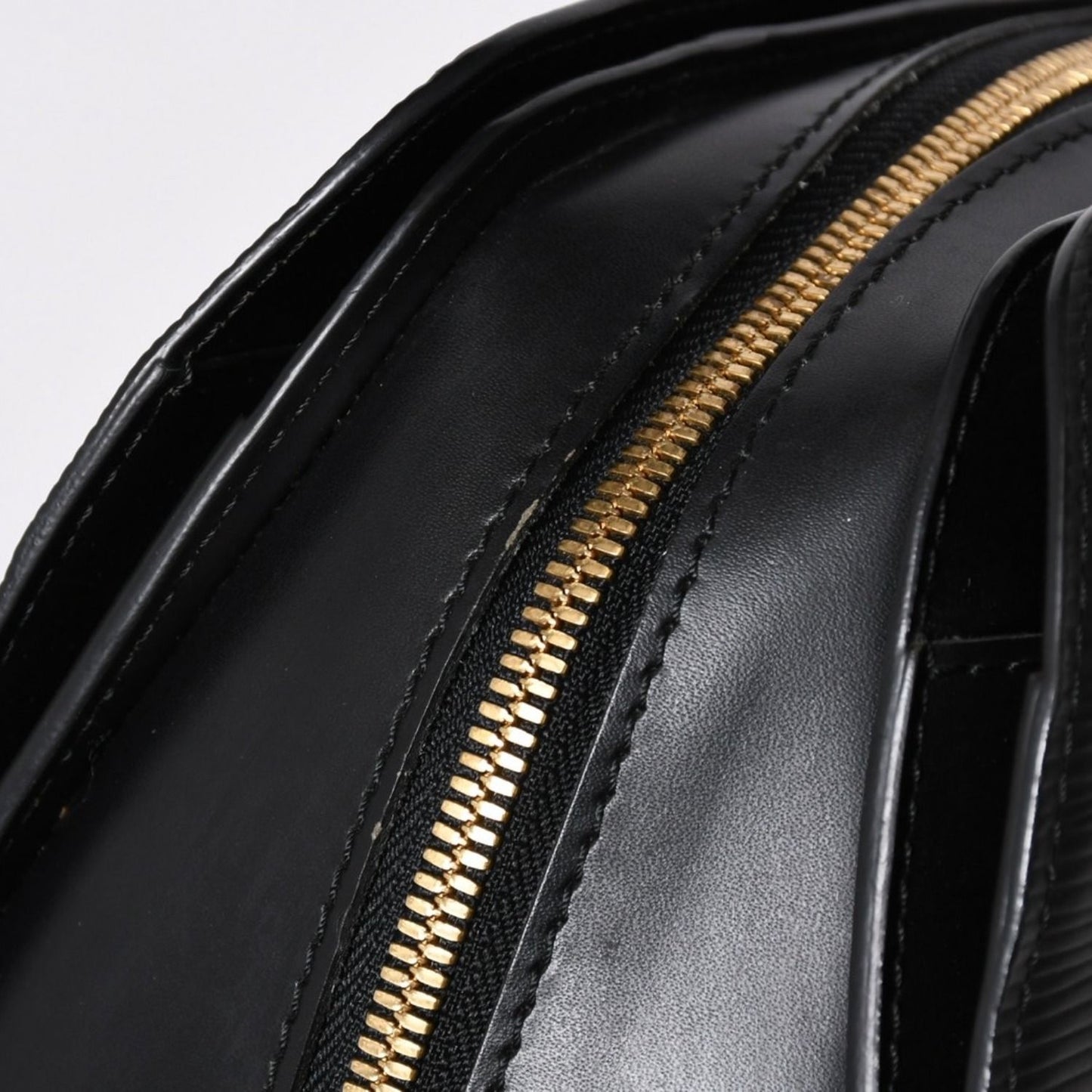 Louis Vuitton Epi Pont Neuf Handbag Black Gold — view 8