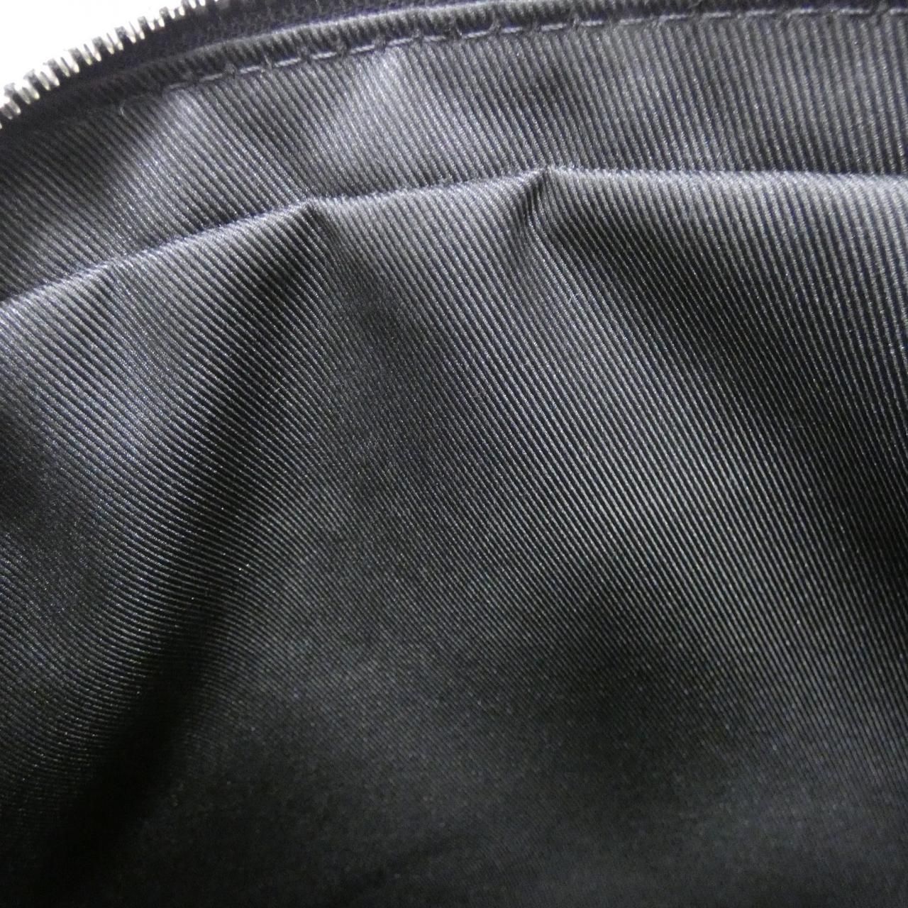 Louis Vuitton Taiga Llama Outdoor Messenger PM M Shoulder Bag — view 8