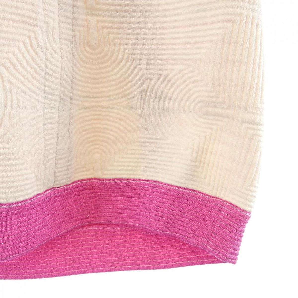 Chanel 16C Cape & Ponchos Beige — view 6