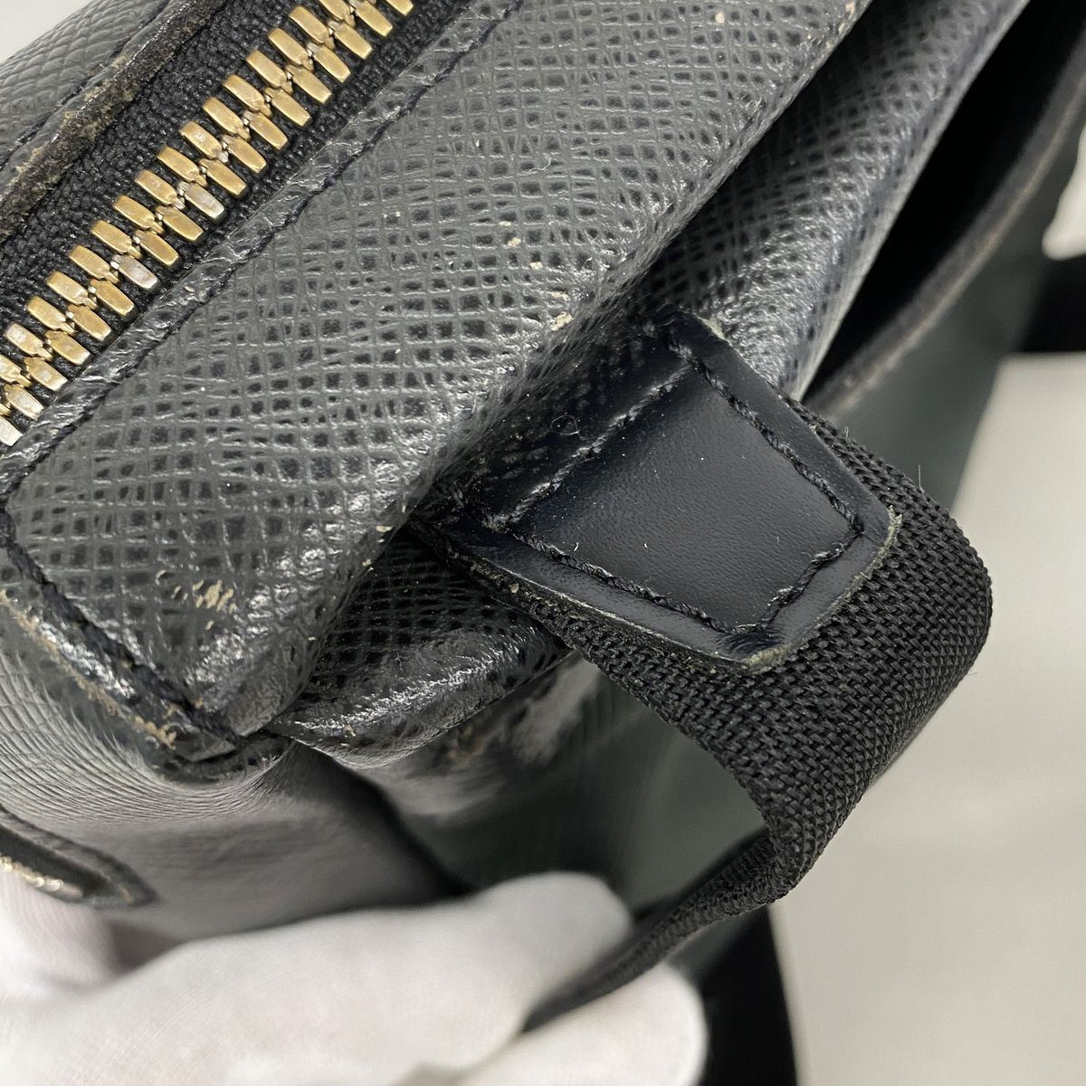 Louis Vuitton Shoulder Bag Taiga Sayan Ardoise — view 8