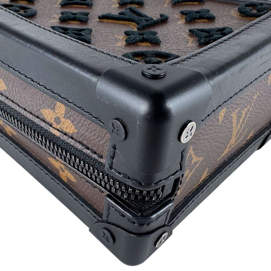 Louis Vuitton Shoulder Bag Monogram Tufting Vertical Soft Trunk — view 8