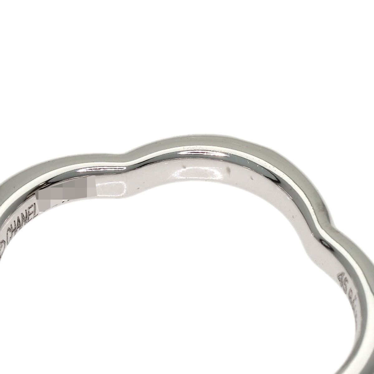 Chanel Camellia Diamond 45 Ring 18K White Gold — view 8