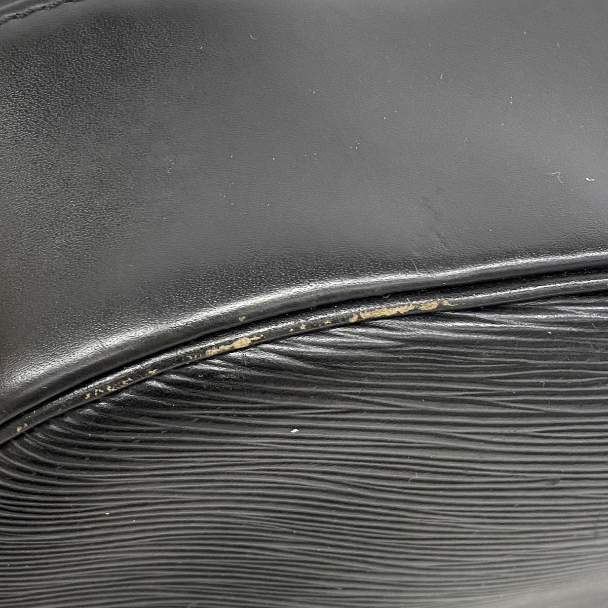 Louis Vuitton Shoulder Bag Epi Randonnee PM Noir — view 8