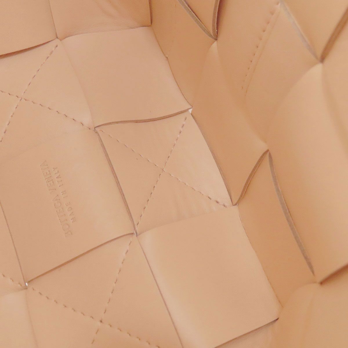 Bottega Veneta Cassette Bucket Bag Calfskin — view 8