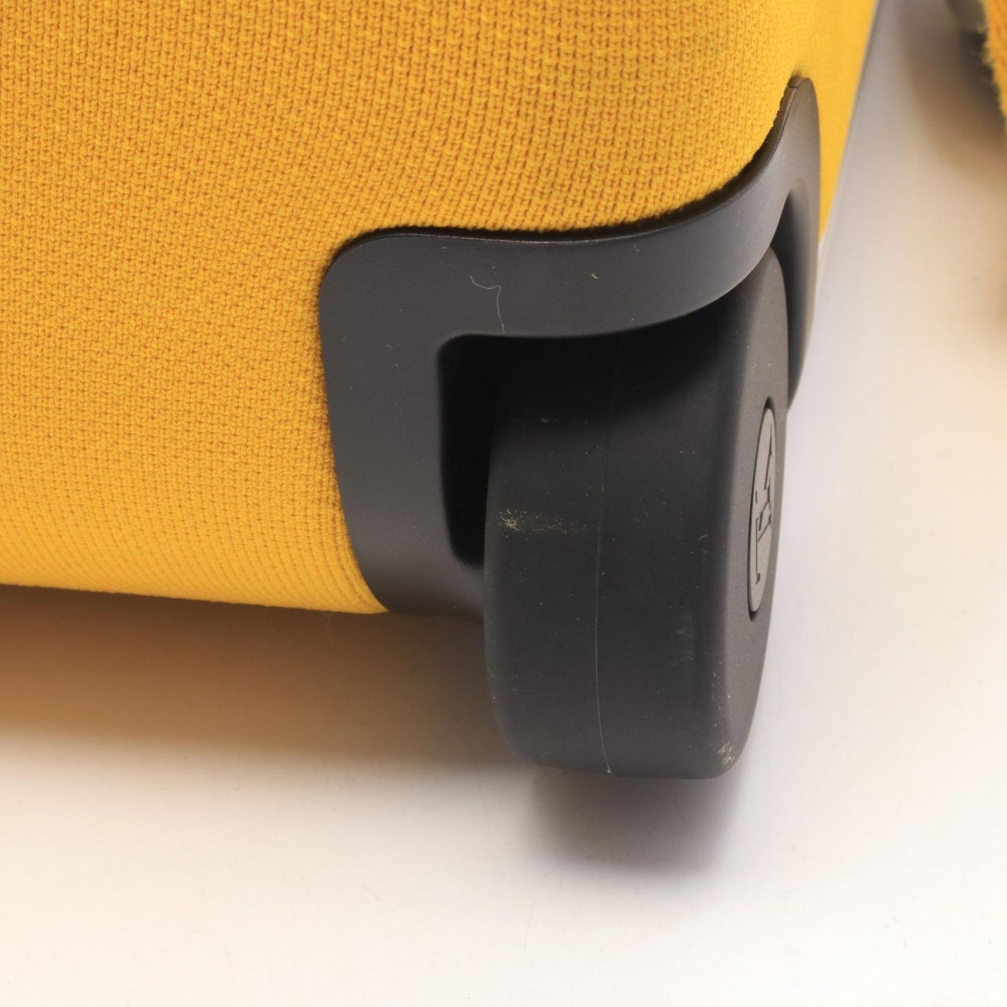 Louis Vuitton Travel Bag Horizon Soft Jaune Canvas Leather — view 8