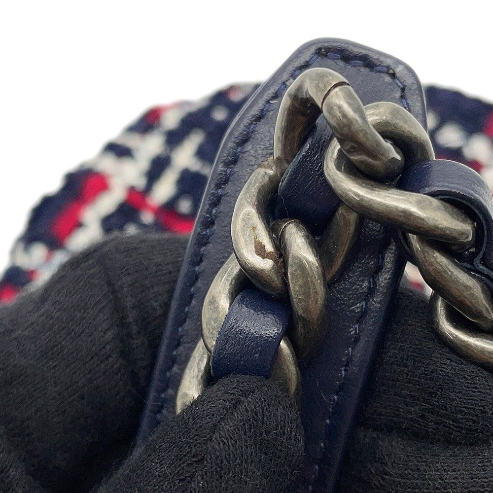 Chanel Chain Shoulder Bag 19 Quilted CC Logo Tweed — view 8