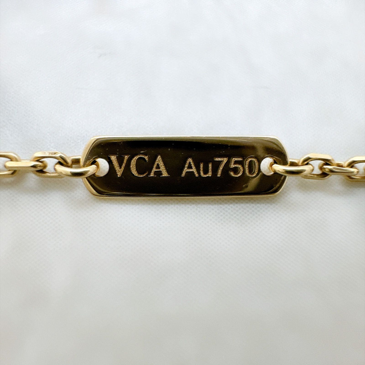 Van Cleef & Arpels Vintage Alhambra Mother of Pearl Yellow Gold Necklace — view 8