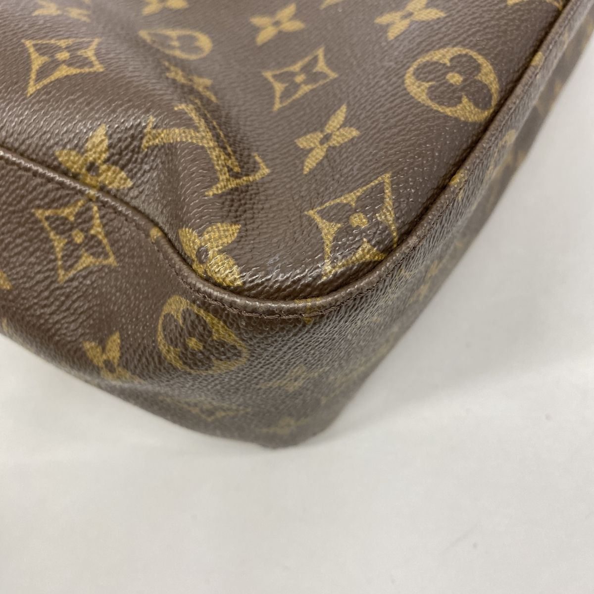 Louis Vuitton Shoulder Bag Monogram Looping GM Brown — view 8