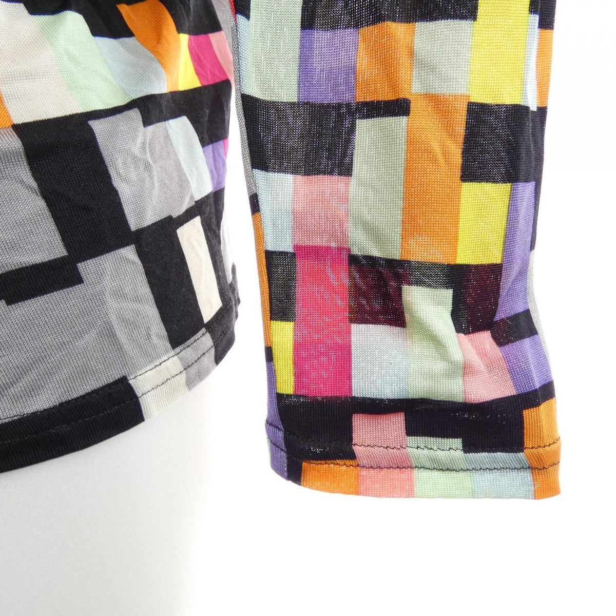 Chanel 01A Vintage Cardigan Black — view 5
