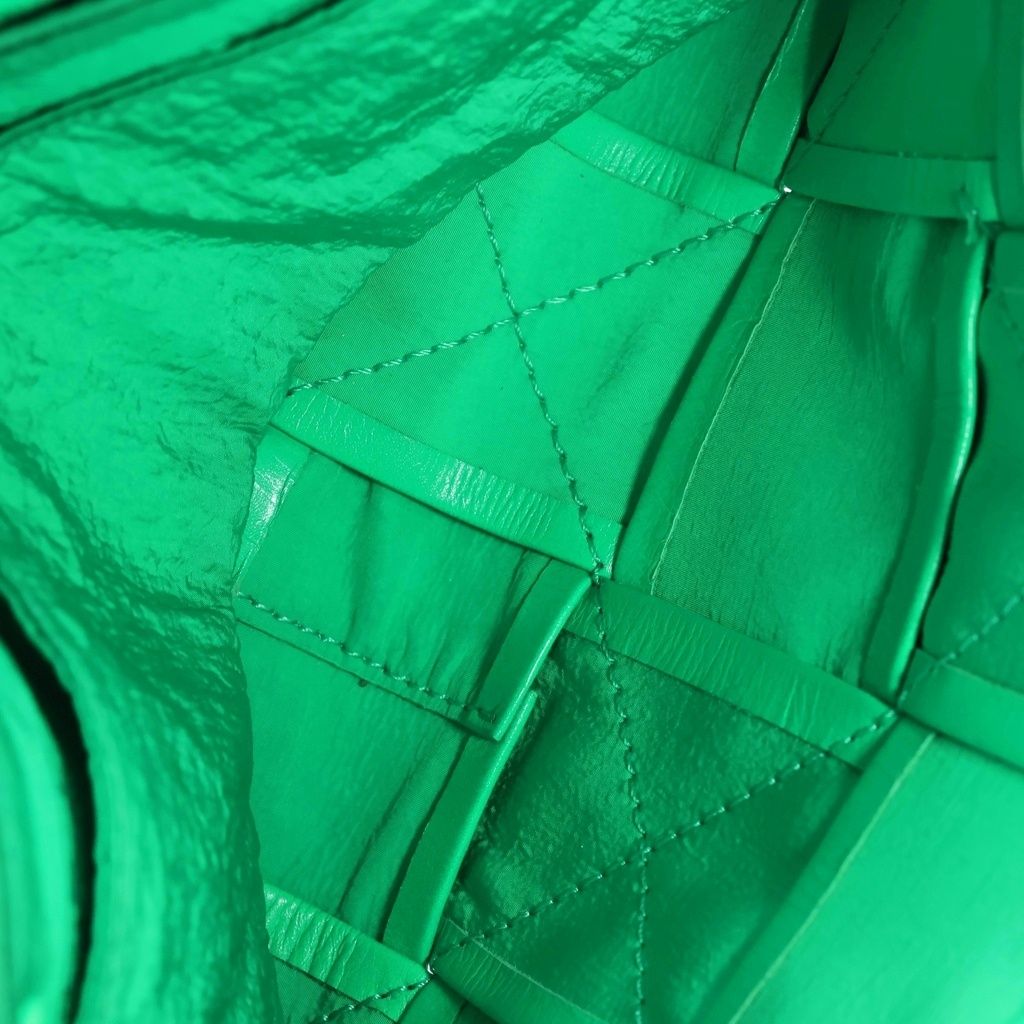 Bottega Veneta Cassette Belt Bag Leather Green — view 8