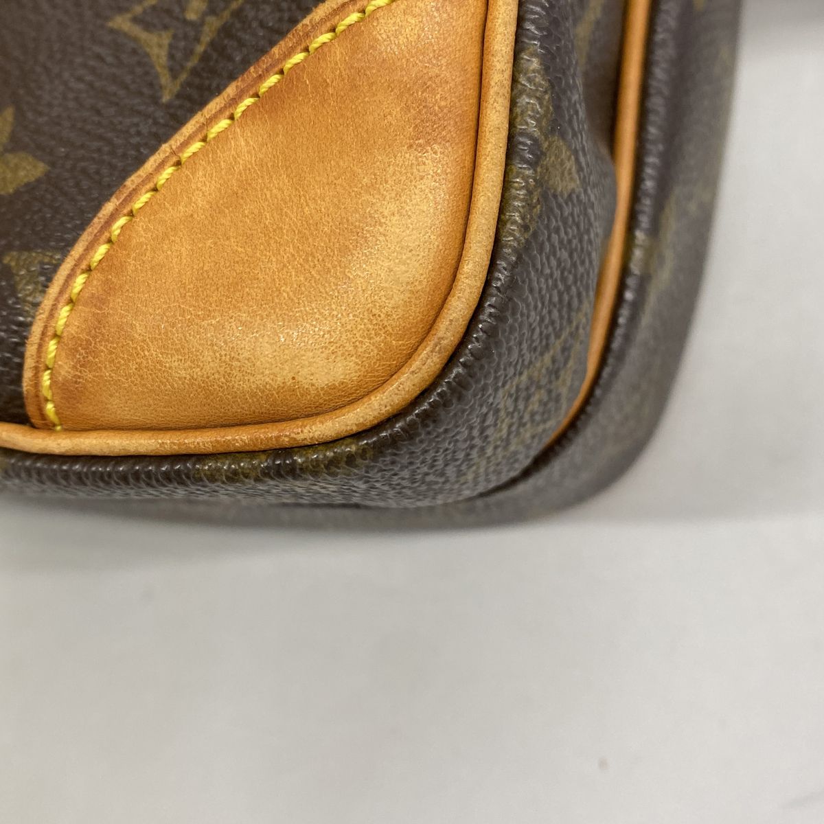 Louis Vuitton Shoulder Bag Monogram Amazon Brown — view 8