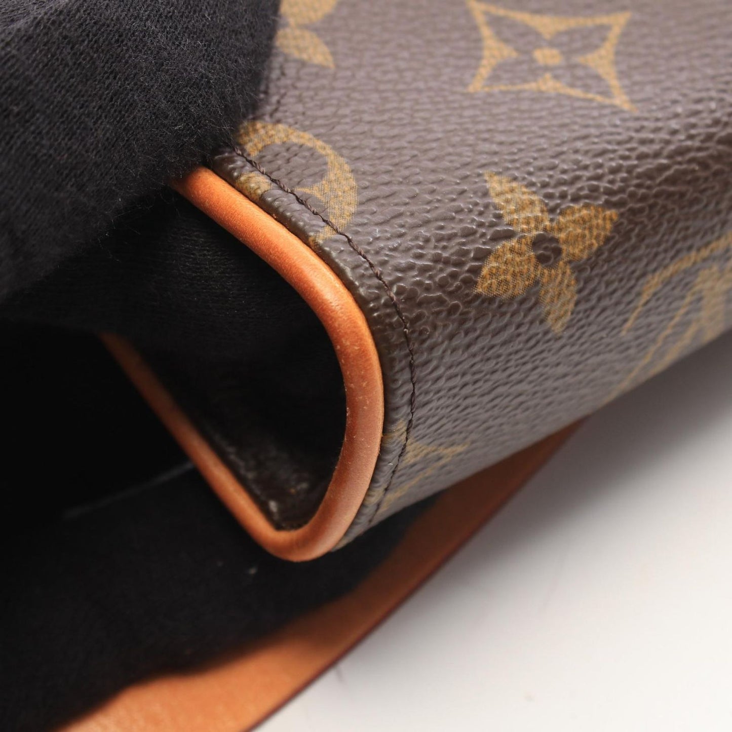 Louis Vuitton Waist Bag Pochette Florentine Monogram with Bouton Pression — view 8