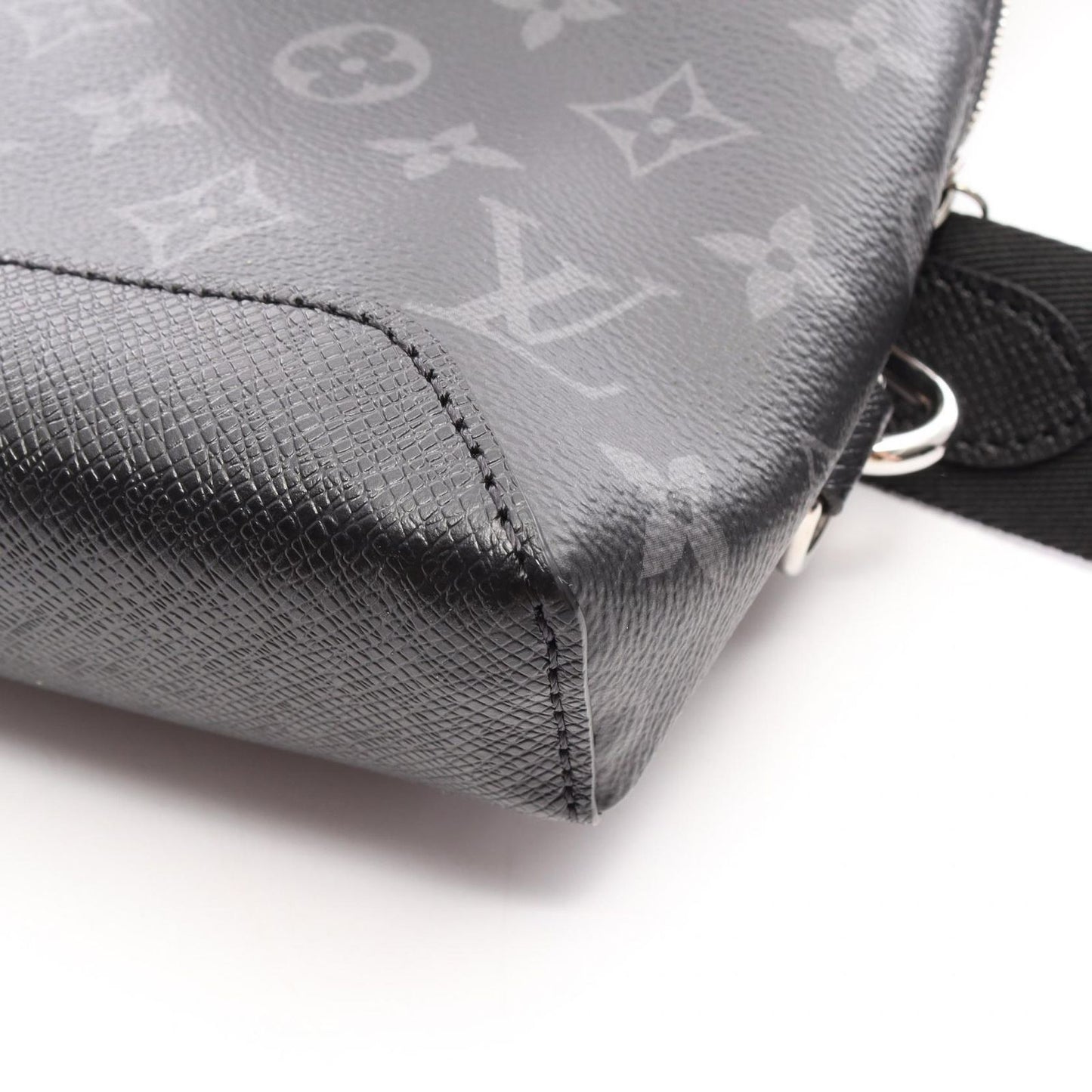 Louis Vuitton Waist Bag Duo Taigarama Leather — view 6