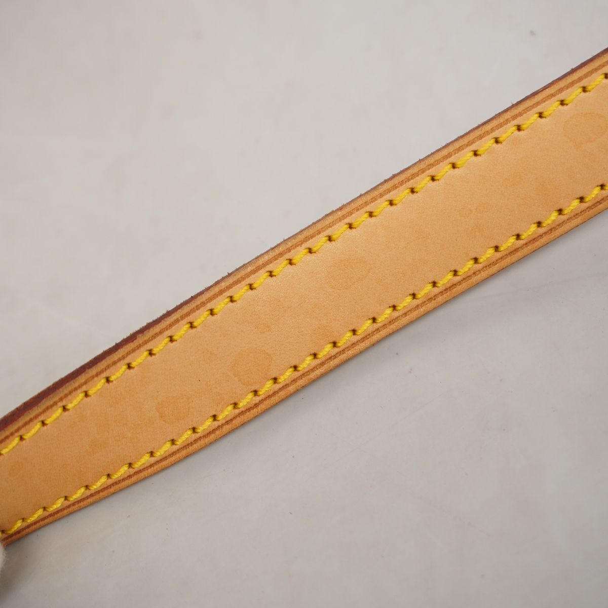 Louis Vuitton Shoulder Bag Vernis Thompson Street Beige — view 8