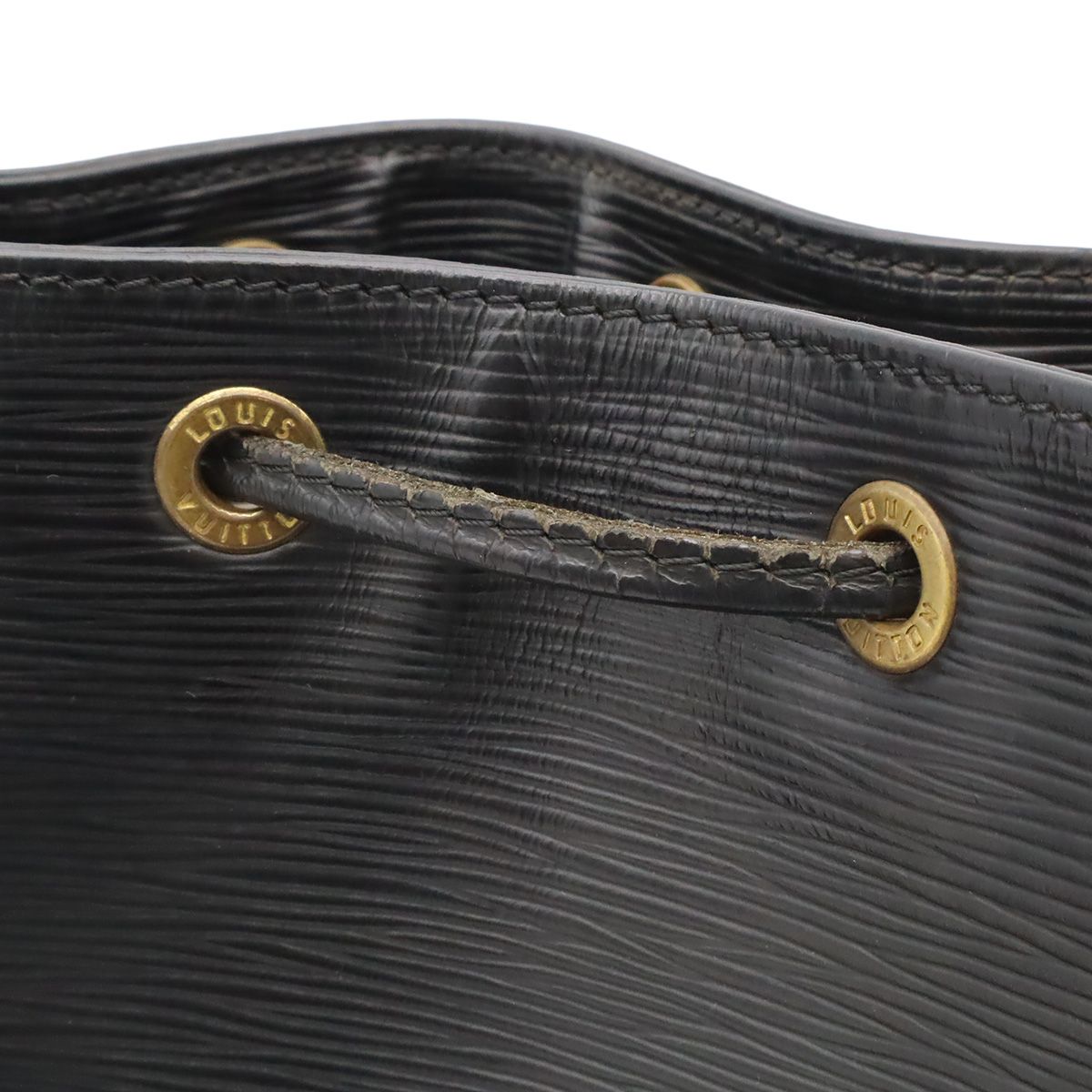 Louis Vuitton Epi Noe Shoulder Bag Drawstring Noir Black Gold — view 8