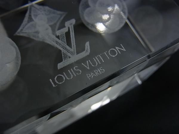 Louis Vuitton Monogram Crystal Paperweight Interior Object Ornament Clear — view 3