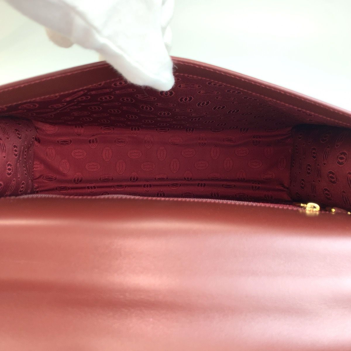 Cartier Vintage Must Line Bordeaux Gold Leather Handbag — view 8