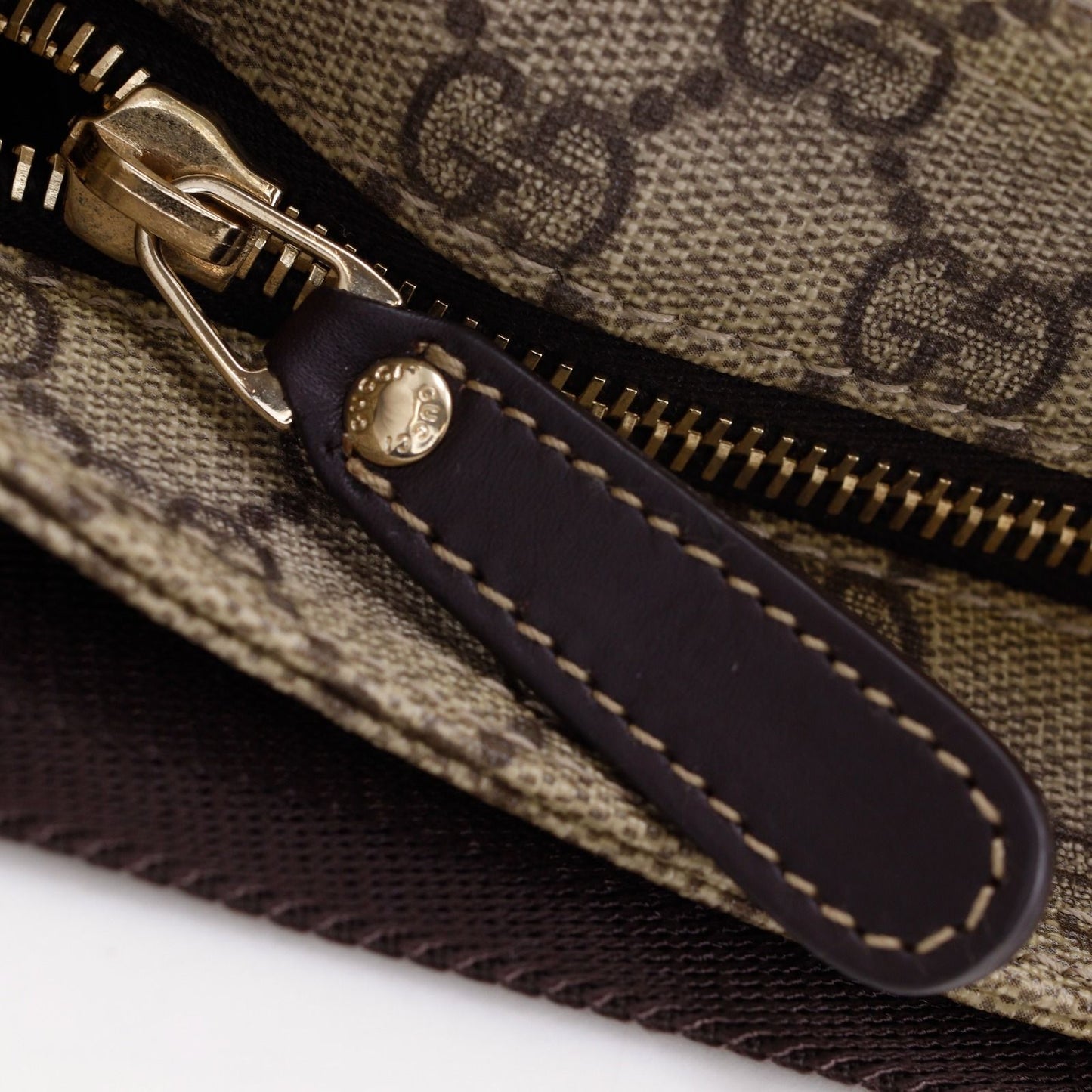 Gucci GG Supreme Canvas Brown Shoulder Bag — view 8