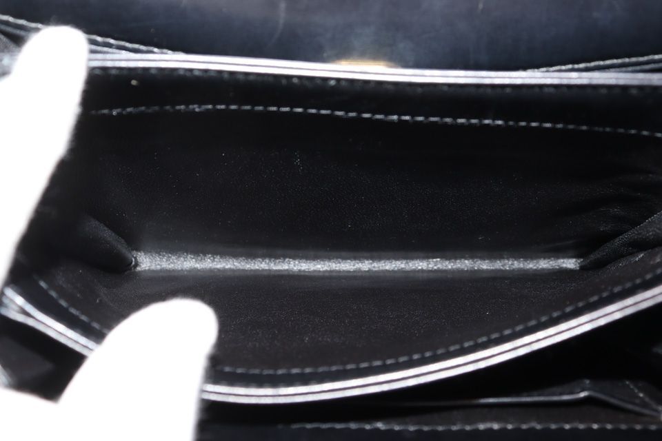Gucci Interlocking G Leather Handbag — view 8
