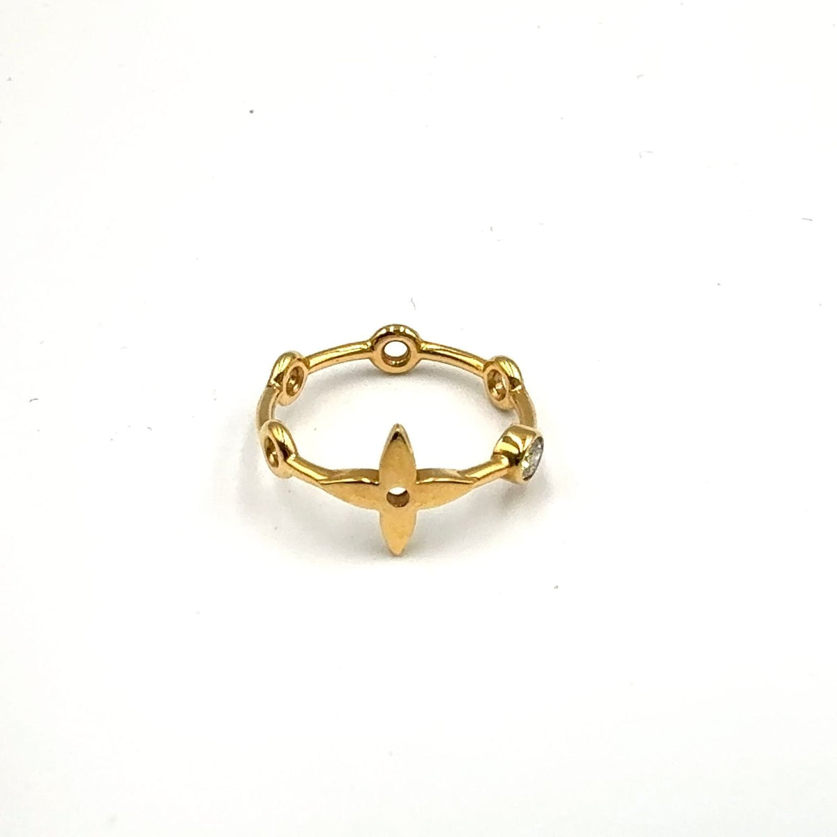 Louis Vuitton Bague Monogram Skin 18k Yellow Gold Diamond Ring — view 8