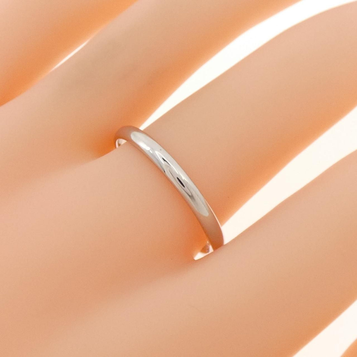 Cartier Wedding Ring — view 4