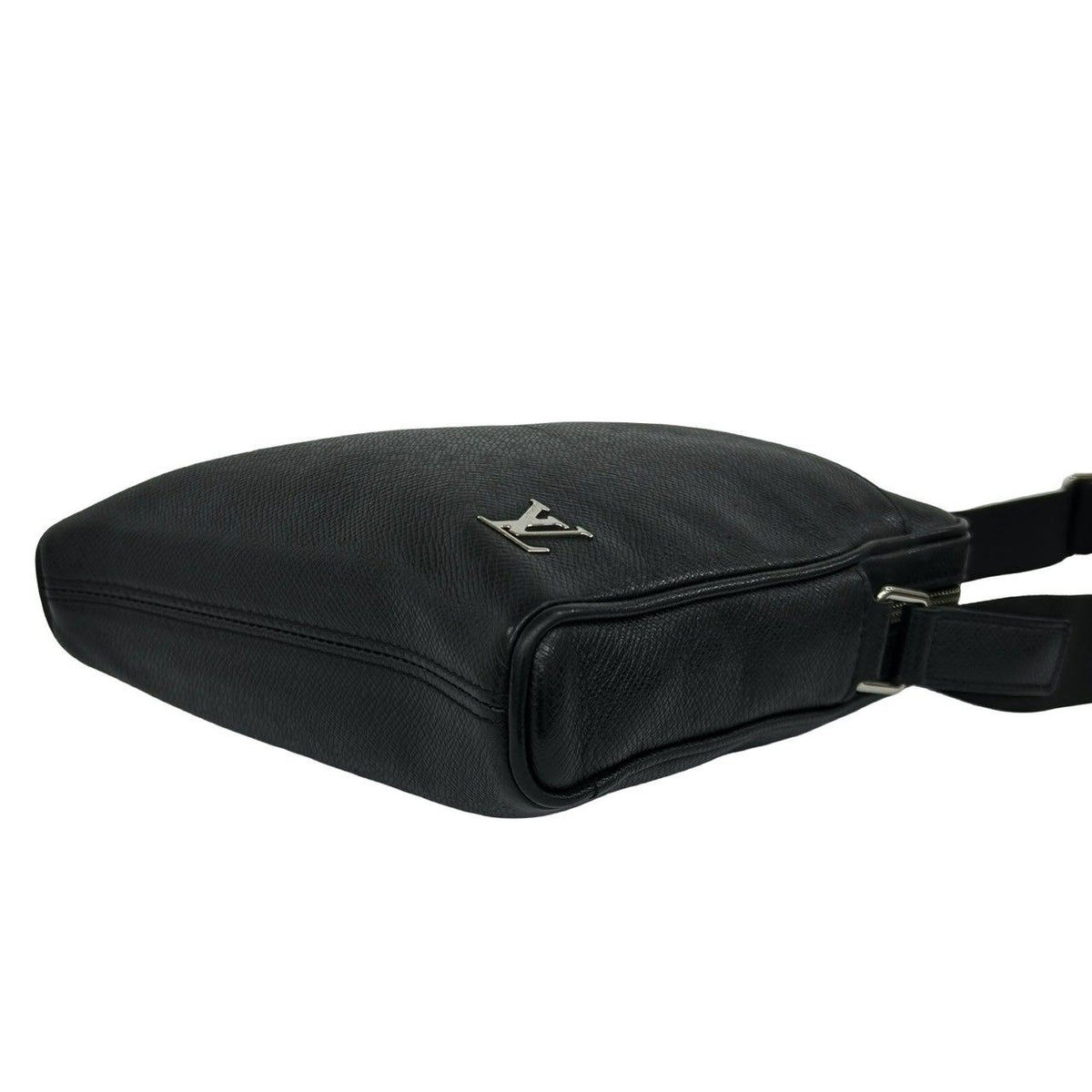 Louis Vuitton Messenger Ppm Taiga Leather Shoulder Bag Crossbody Pochette Black — view 8