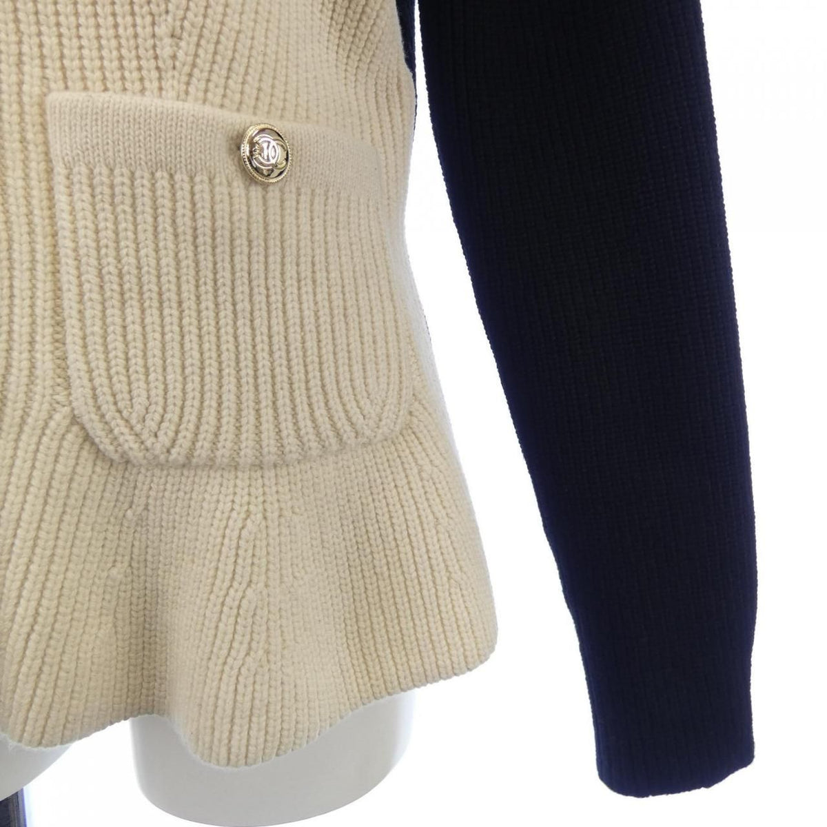 Chanel Cardigan Black — view 7