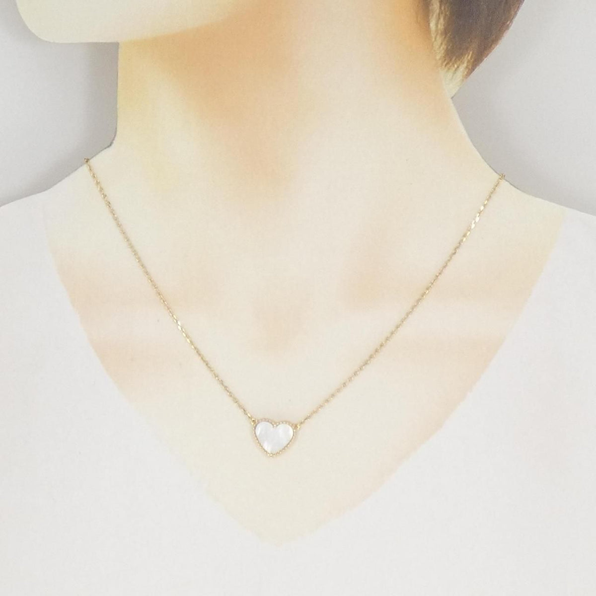 Van Cleef & Arpels Lucky Alhambra Heart Necklace — view 5
