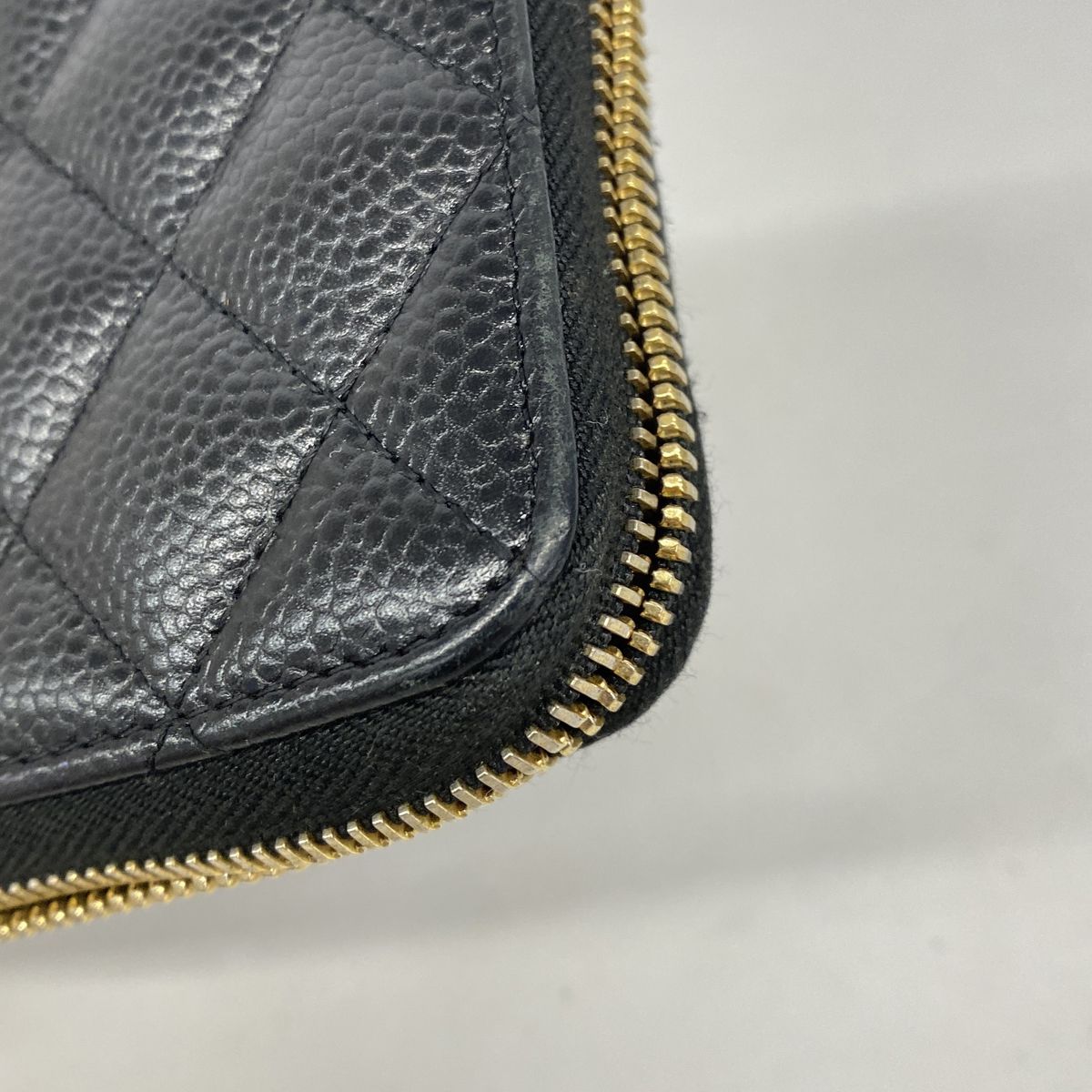 Chanel Wallet Quilted Caviar Leather Black Gold — view 8