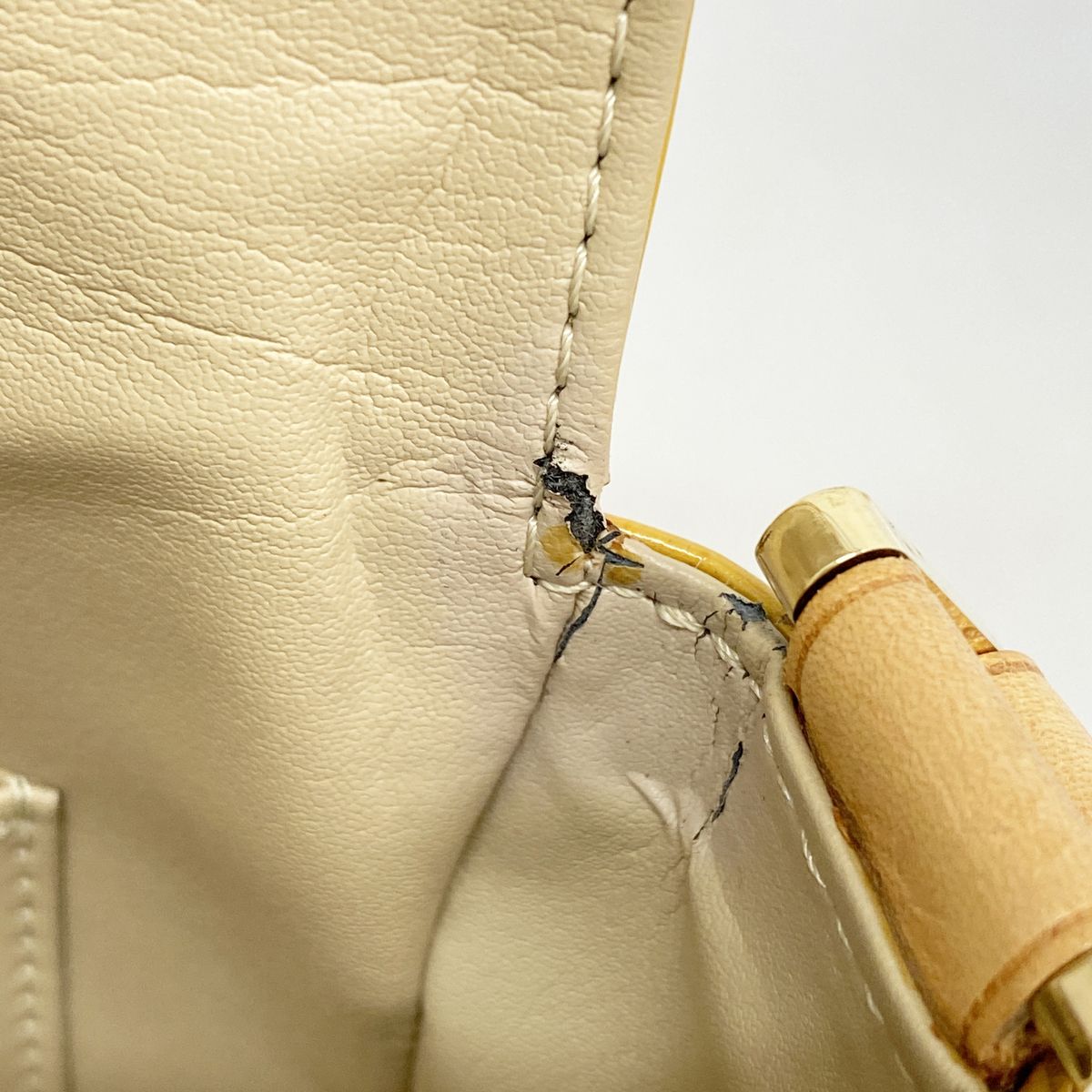 Louis Vuitton Shoulder Bag Vernis Thompson Street Beige — view 8