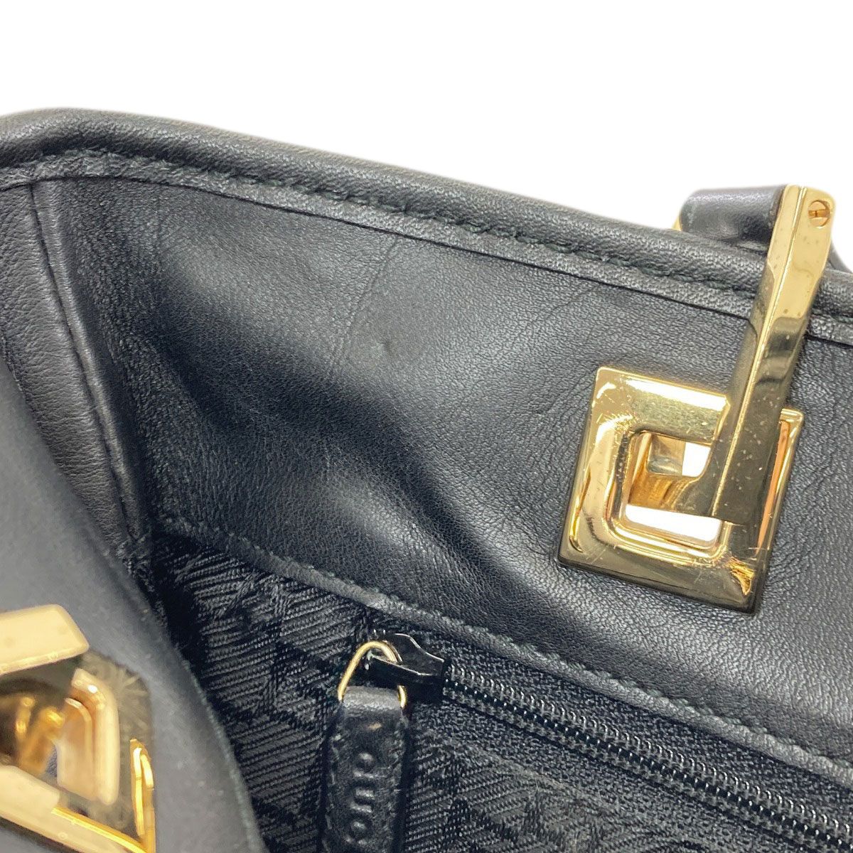 Gucci 002 Quilted Herringbone Handbag Leather — view 8