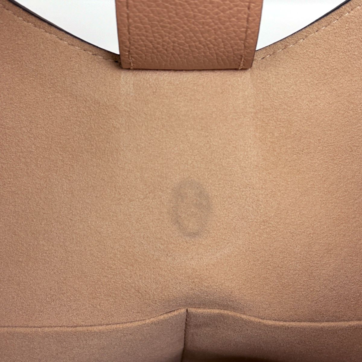 Louis Vuitton Lockme Hobo Shoulder Bag Calfskin Beige — view 8