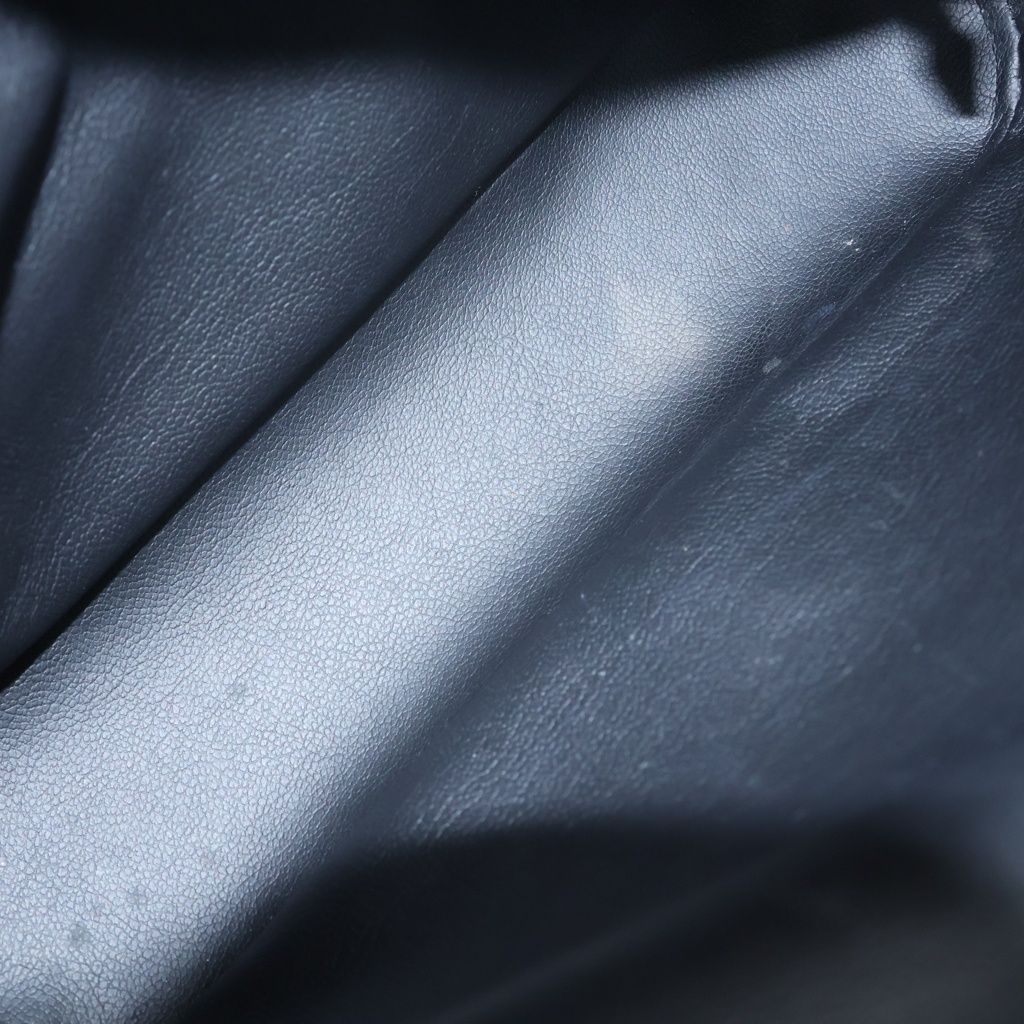 Saint Laurent Cut Out Shoulder Bag Vintage Leather Black — view 8