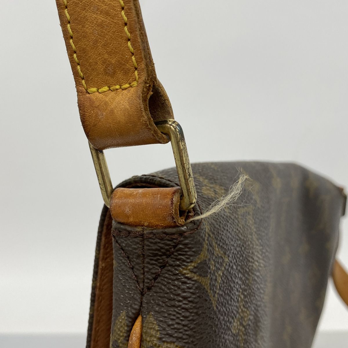 Louis Vuitton Shoulder Bag Monogram Musette Brown — view 8