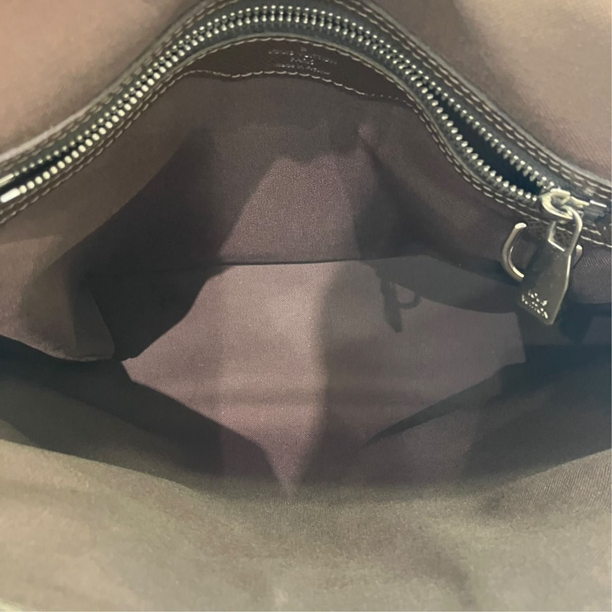 Louis Vuitton Roman MM Taiga Messenger Bag — view 8