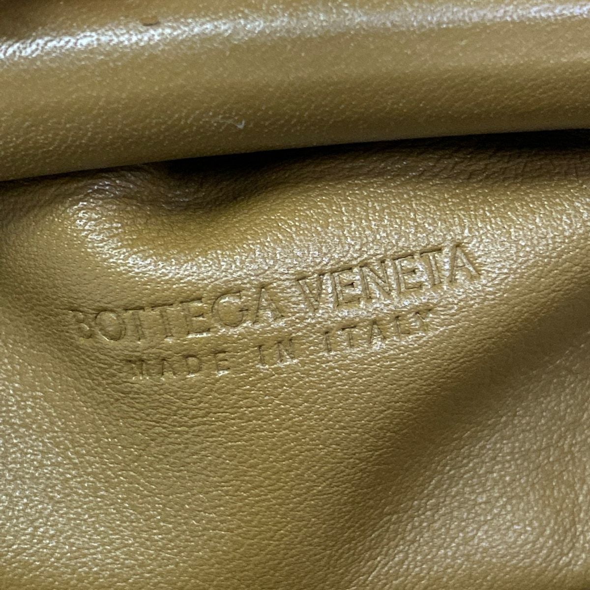 Bottega Veneta Shoulder Bag the Pouch Beige Leather — view 8