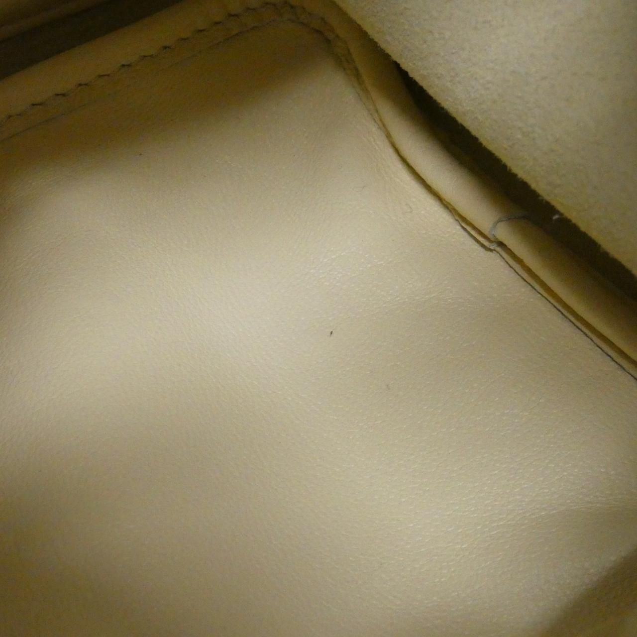 Loewe Squeeze Small Shoulder Bag — view 7